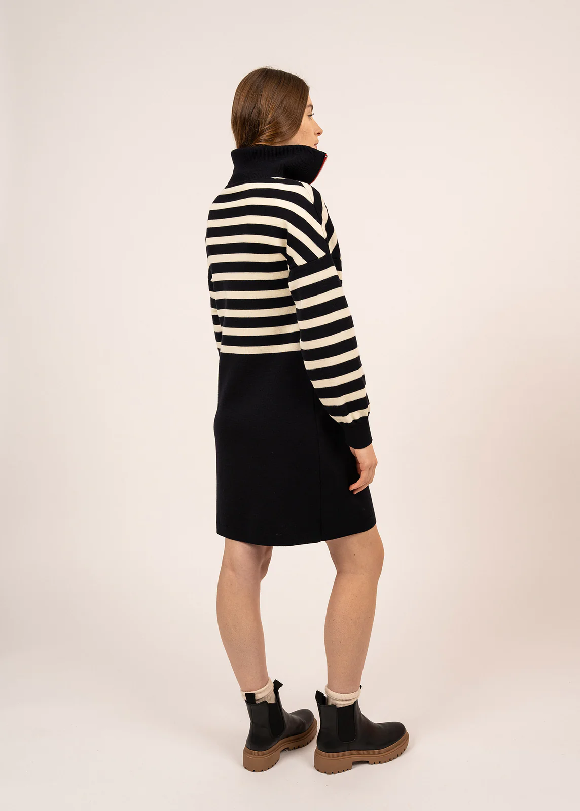 Kleid mit Troyerkragen aus Merinowolle ESPAROS